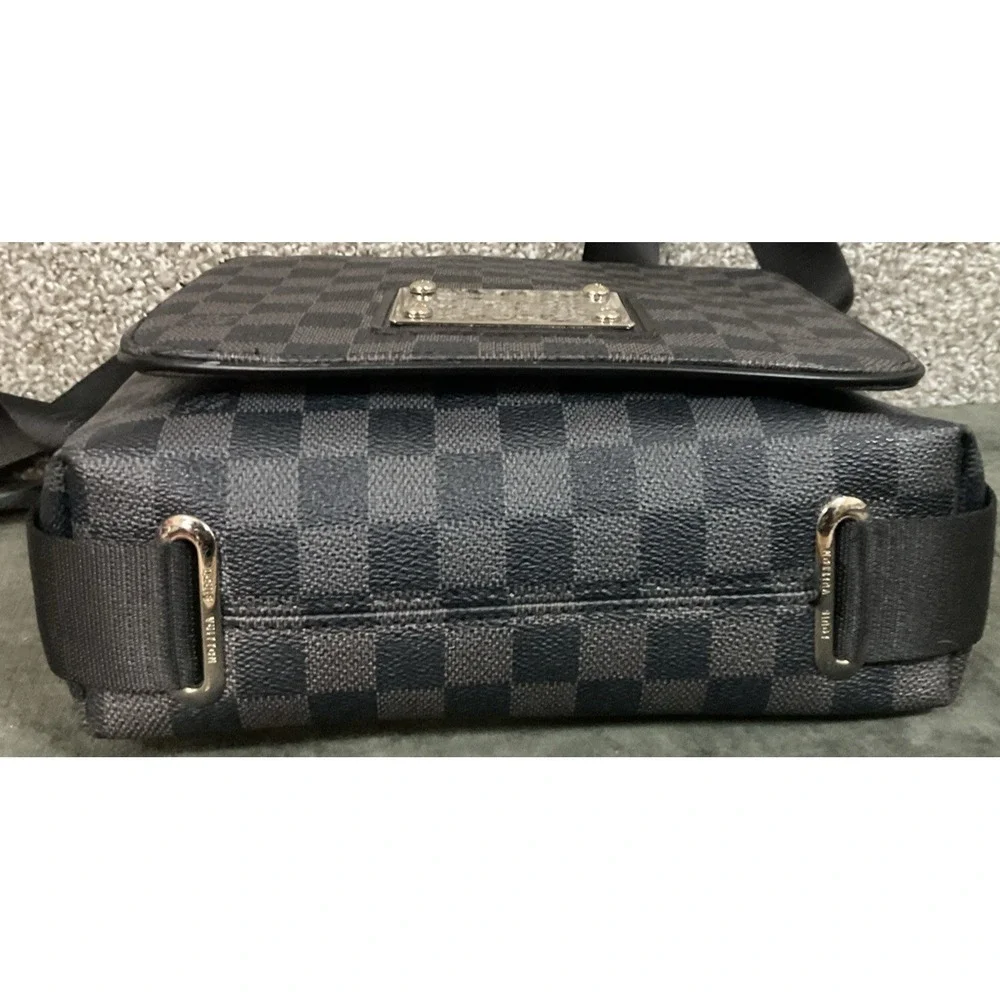 Louis Vuitton Inventeur Paris  Damier Ebene Canvas Messenger Bag